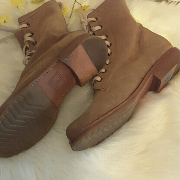 Frye high top lace up boots suede - Picture 4 of 8